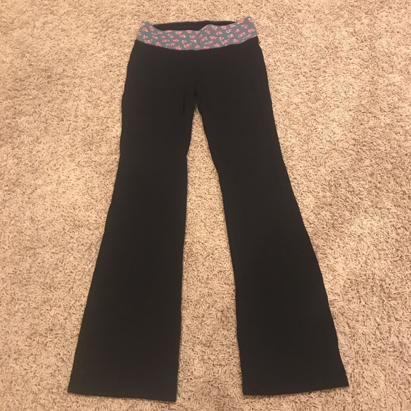 🛍 3/$24 BUNDLE SO Bootcut Yoga Pants Size Small - Picture 7 of 16